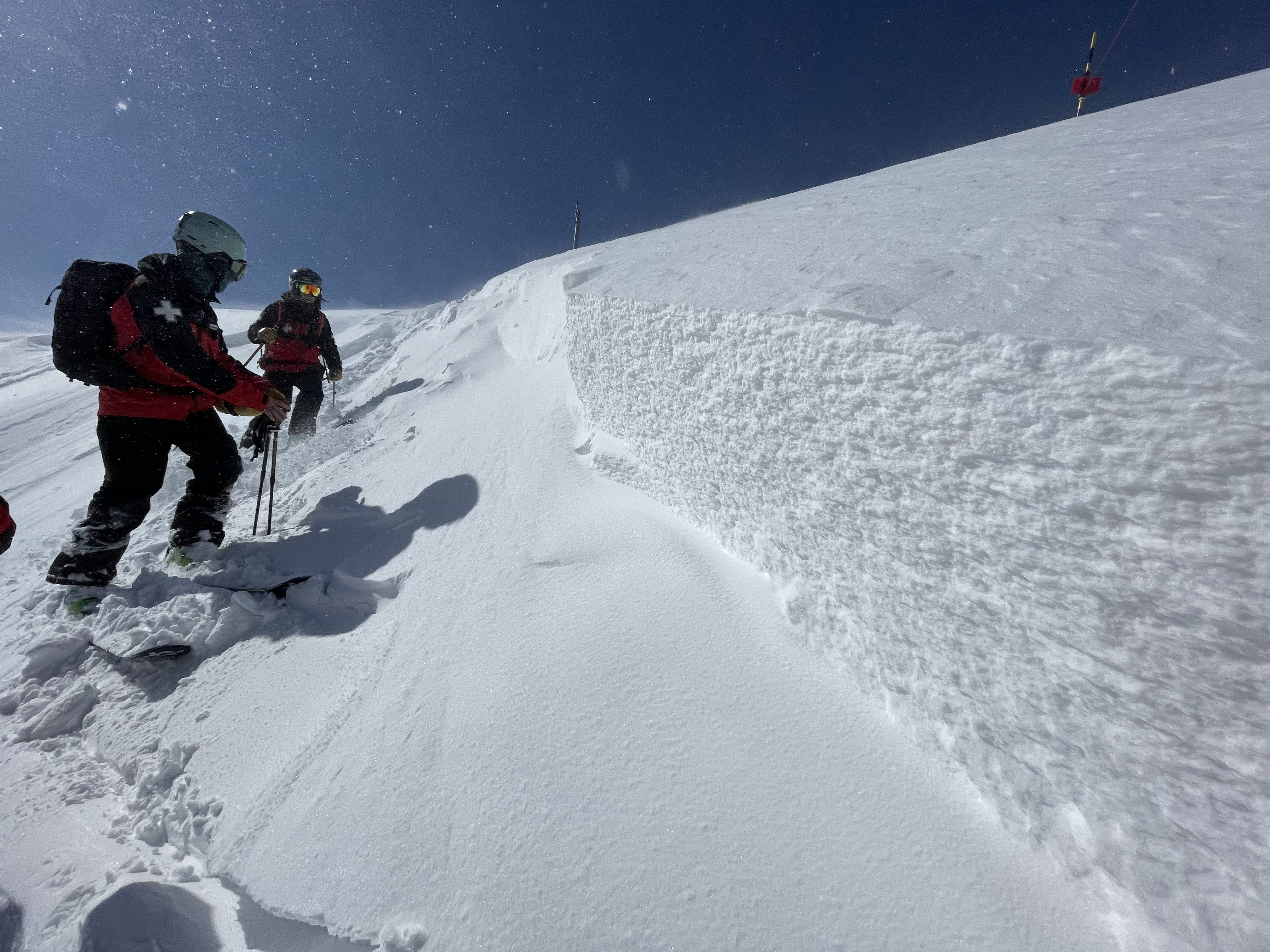 AI雪崩危険度予測システム構築